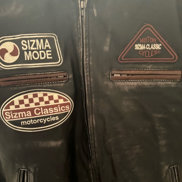 Leather jacket - Picture 3 of 3